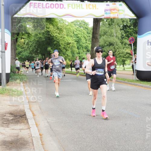 29.06.2025 - hella hamburg halbmarathon MichiJ http://msf.ph/oto/8259412 29.06.2025 10:29:44 Zwischen KM18-KM19 1136, 2675, 4380, 6901, 9358, 9755, 9885, 10978, 12365, 14555, 15164, 16816, 17182, 18045, 18399 meine-sportfotos.de
