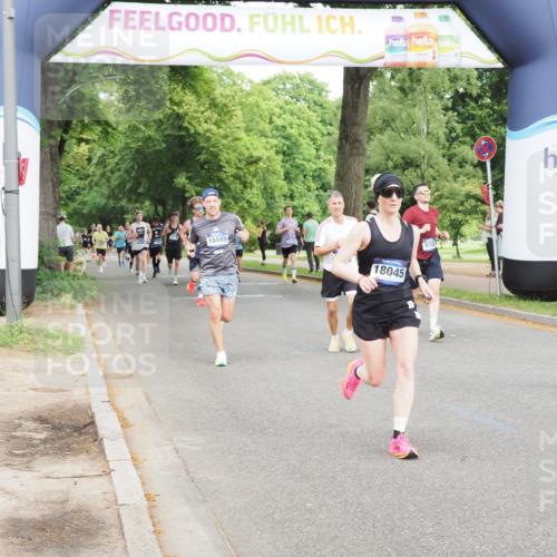 29.06.2025 - hella hamburg halbmarathon MichiJ http://msf.ph/oto/8259433 29.06.2025 10:29:44 Zwischen KM18-KM19 1136, 2675, 4380, 6901, 9358, 9755, 9885, 10978, 12365, 14555, 15164, 16816, 17182, 18045, 18399 meine-sportfotos.de