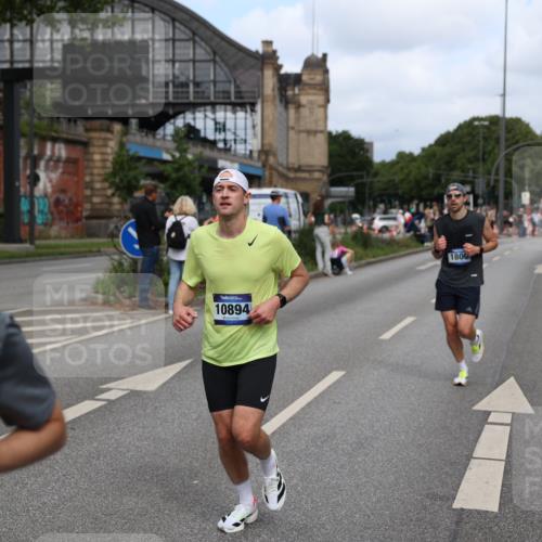 29.06.2025 - hella hamburg halbmarathon Yannick Fuchs http://msf.ph/oto/8259476 29.06.2025 10:36:12 20KM 1570, 1763, 1800, 2675, 5387, 5987, 6593, 7092, 7432, 8358, 9815, 10415, 10894, 11417, 12434, 12588, 13714, 13876, 14346, 14899, 15521, 15935, 16084, 17159, 17182, 17882, 18442, 18491, 18509, 18764, 18772, 18802, 19046 meine-sportfotos.de