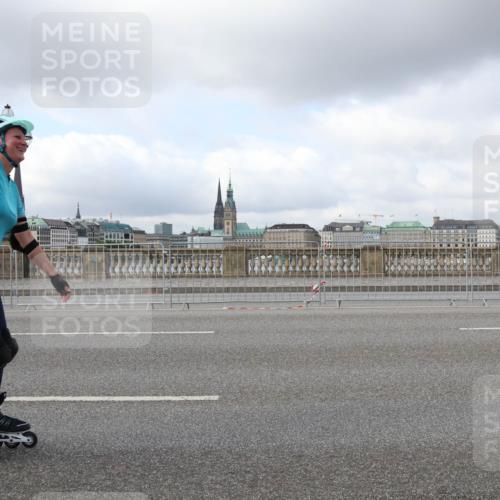 29.06.2025 - hella hamburg halbmarathon Lena Gebhardt http://msf.ph/oto/8259487 29.06.2025 09:03:34 Lombardsbrücke  meine-sportfotos.de
