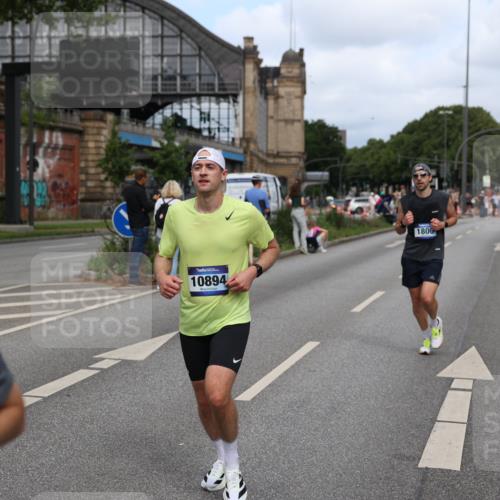 29.06.2025 - hella hamburg halbmarathon Yannick Fuchs http://msf.ph/oto/8259507 29.06.2025 10:36:12 20KM 1570, 1763, 1800, 2675, 5387, 5987, 6593, 7092, 7432, 8358, 9815, 10415, 10894, 11417, 12434, 12588, 13714, 13876, 14346, 14899, 15521, 15935, 16084, 17159, 17182, 17882, 18442, 18491, 18509, 18764, 18772, 18802, 19046 meine-sportfotos.de