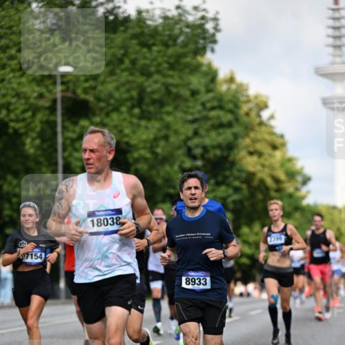 29.06.2025 - hella hamburg halbmarathon Dr. Thomas Lammeyer http://msf.ph/oto/8259516 29.06.2025 09:52:02 Kennedybrücke 1290, 1505, 1710, 2262, 2399, 3480, 4359, 4381, 5307, 5554, 5709, 6993, 7152, 7154, 8121, 8571, 8933, 9403, 10404, 10852 meine-sportfotos.de