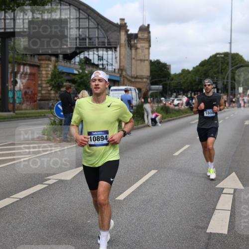 29.06.2025 - hella hamburg halbmarathon Yannick Fuchs http://msf.ph/oto/8259547 29.06.2025 10:36:12 20KM 1570, 1763, 1800, 2675, 5387, 5987, 6593, 7092, 7432, 8358, 9815, 10415, 10894, 11417, 12434, 12588, 13714, 13876, 14346, 14899, 15521, 15935, 16084, 17159, 17182, 17882, 18442, 18491, 18509, 18764, 18772, 18802, 19046 meine-sportfotos.de