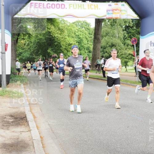 29.06.2025 - hella hamburg halbmarathon MichiJ http://msf.ph/oto/8259558 29.06.2025 10:29:44 Zwischen KM18-KM19 1136, 2675, 4380, 6901, 9358, 9755, 9885, 10978, 12365, 14555, 15164, 16816, 17182, 18045, 18399 meine-sportfotos.de