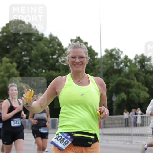 29.06.2025 - hella hamburg halbmarathon Jannik Wohlers http://msf.ph/oto/8259565 29.06.2025 10:32:27 Lombardsbrücke 1078, 1237, 1732, 2059, 2276, 3391, 3422, 3660, 3708, 3753, 4446, 4555, 5110, 6040, 6861, 7387, 7750, 7982, 8170, 8839, 9034, 9143, 9188, 9471, 9542, 9768, 10013, 10048, 10203, 10277, 10470, 10770, 11076, 11248, 11756, 12423, 12424, 12470, 12508, 12907, 13789, 14301, 14347, 15171, 15997, 16129, 16502, 16702, 17041, 17102, 17157, 17317, 17417, 17508, 17664, 18502, 18927, 19156, 19213 meine-sportfotos.de