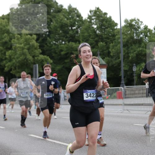 29.06.2025 - hella hamburg halbmarathon Jannik Wohlers http://msf.ph/oto/8259614 29.06.2025 10:32:28 Lombardsbrücke 1078, 1237, 1732, 2059, 2276, 2959, 3391, 3422, 3660, 3708, 3753, 4096, 4446, 4555, 5110, 6040, 6861, 7387, 7750, 7982, 8170, 8839, 9034, 9143, 9188, 9471, 9542, 9768, 10013, 10277, 10470, 10770, 11076, 11248, 11260, 11756, 12423, 12424, 12508, 12907, 13789, 14301, 14347, 15171, 15997, 16129, 16502, 16702, 17041, 17102, 17157, 17317, 17417, 17508, 17664, 18191, 18502, 18927, 19156, 19213 meine-sportfotos.de