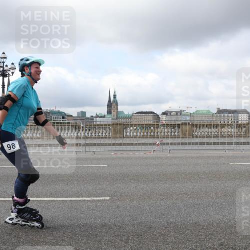 29.06.2025 - hella hamburg halbmarathon Lena Gebhardt http://msf.ph/oto/8259629 29.06.2025 09:03:34 Lombardsbrücke  meine-sportfotos.de