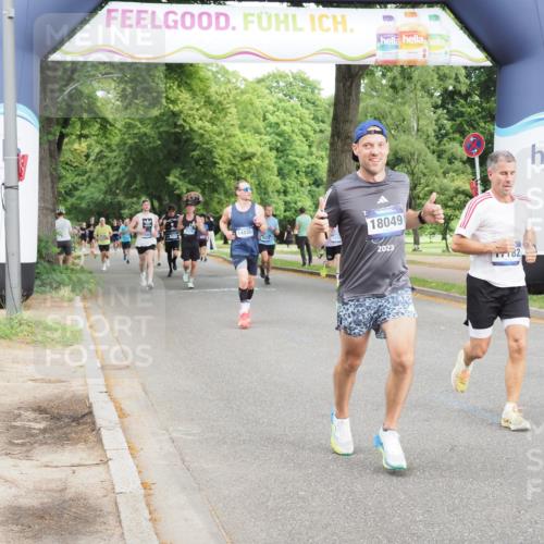 29.06.2025 - hella hamburg halbmarathon MichiJ http://msf.ph/oto/8259640 29.06.2025 10:29:45 Zwischen KM18-KM19 1136, 2675, 4380, 6901, 9358, 9755, 9885, 10978, 12365, 14555, 15164, 17182, 18045, 18049, 18399 meine-sportfotos.de