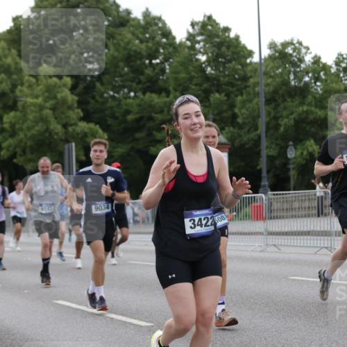 29.06.2025 - hella hamburg halbmarathon Jannik Wohlers http://msf.ph/oto/8259642 29.06.2025 10:32:28 Lombardsbrücke 1078, 1237, 1732, 2059, 2276, 2959, 3391, 3422, 3660, 3708, 3753, 4096, 4446, 4555, 5110, 6040, 6861, 7387, 7750, 7982, 8170, 8839, 9034, 9143, 9188, 9471, 9542, 9768, 10013, 10277, 10470, 10770, 11076, 11248, 11260, 11756, 12423, 12424, 12508, 12907, 13789, 14301, 14347, 15171, 15997, 16129, 16502, 16702, 17041, 17102, 17157, 17317, 17417, 17508, 17664, 18191, 18502, 18927, 19156, 19213 meine-sportfotos.de
