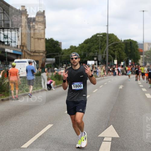 29.06.2025 - hella hamburg halbmarathon Yannick Fuchs http://msf.ph/oto/8259649 29.06.2025 10:36:12 20KM 1570, 1763, 1800, 2675, 5387, 5987, 6593, 7092, 7432, 8358, 9815, 10415, 10894, 11417, 12434, 12588, 13714, 13876, 14346, 14899, 15521, 15935, 16084, 17159, 17182, 17882, 18442, 18491, 18509, 18764, 18772, 18802, 19046 meine-sportfotos.de