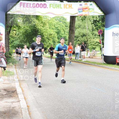 29.06.2025 - hella hamburg halbmarathon MichiJ http://msf.ph/oto/8259651 29.06.2025 10:53:25 Zwischen KM18-KM19 2142, 5869, 7323, 7485, 11191, 11523, 12255, 15394, 16166, 16602, 17569 meine-sportfotos.de