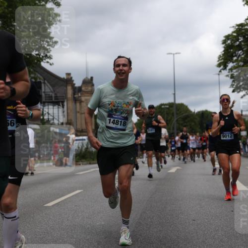 29.06.2025 - hella hamburg halbmarathon Yannick Fuchs http://msf.ph/oto/8259672 29.06.2025 10:48:32 20KM 1327, 1410, 1496, 1815, 2474, 2771, 2884, 3041, 3177, 3791, 3794, 3861, 3945, 4189, 4231, 4938, 6082, 6084, 6356, 6443, 6581, 6587, 6723, 6994, 8223, 8449, 8514, 8698, 8772, 8798, 9012, 9060, 9227, 10191, 10192, 10263, 10266, 11333, 11499, 11747, 12186, 12362, 12489, 13297, 13869, 13988, 14036, 14175, 14592, 14638, 14660, 14818, 14948, 15113, 15156, 15169, 15408, 15524, 15879, 16047, 16092, 16574, 16750, 17740, 17765, 19177 meine-sportfotos.de