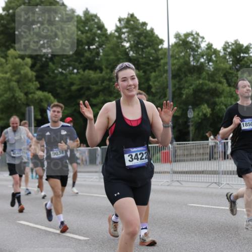 29.06.2025 - hella hamburg halbmarathon Jannik Wohlers http://msf.ph/oto/8259685 29.06.2025 10:32:28 Lombardsbrücke 1078, 1237, 1732, 2059, 2276, 2959, 3391, 3422, 3660, 3708, 3753, 4096, 4446, 4555, 5110, 6040, 6861, 7387, 7750, 7982, 8170, 8839, 9034, 9143, 9188, 9471, 9542, 9768, 10013, 10277, 10470, 10770, 11076, 11248, 11260, 11756, 12423, 12424, 12508, 12907, 13789, 14301, 14347, 15171, 15997, 16129, 16502, 16702, 17041, 17102, 17157, 17317, 17417, 17508, 17664, 18191, 18502, 18927, 19156, 19213 meine-sportfotos.de