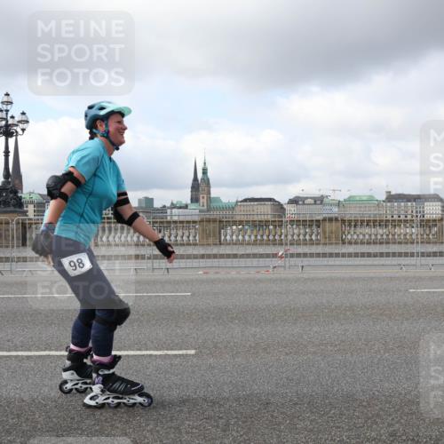 29.06.2025 - hella hamburg halbmarathon Lena Gebhardt http://msf.ph/oto/8259735 29.06.2025 09:03:35 Lombardsbrücke  meine-sportfotos.de