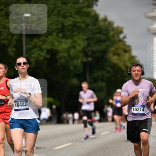 29.06.2025 - hella hamburg halbmarathon Dr. Thomas Lammeyer http://msf.ph/oto/8259742 29.06.2025 10:14:37 Kennedybrücke 1052, 1186, 1548, 1781, 5182, 5653, 5806, 7058, 8561, 8685, 9150, 9829 meine-sportfotos.de