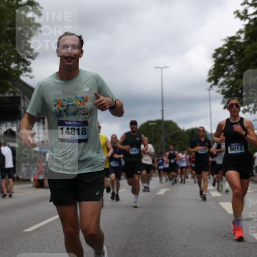 29.06.2025 - hella hamburg halbmarathon Yannick Fuchs http://msf.ph/oto/8259764 29.06.2025 10:48:33 20KM 1125, 1327, 1410, 1496, 1815, 2474, 2771, 2884, 3041, 3177, 3791, 3794, 3861, 3945, 4189, 4231, 4938, 5319, 6082, 6084, 6356, 6443, 6581, 6587, 6723, 6994, 8449, 8514, 8698, 8772, 8798, 9012, 9060, 9227, 10191, 10192, 10263, 10266, 11333, 11499, 11747, 11976, 12186, 12362, 12489, 12961, 13297, 13869, 13988, 14036, 14175, 14592, 14638, 14660, 14818, 14948, 15113, 15156, 15169, 15389, 15408, 15524, 15879, 16047, 16092, 16574, 17740 meine-sportfotos.de