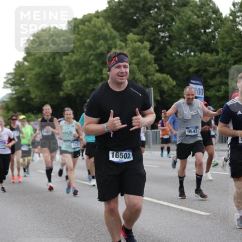 29.06.2025 - hella hamburg halbmarathon Jannik Wohlers http://msf.ph/oto/8259787 29.06.2025 10:32:29 Lombardsbrücke 1078, 1237, 1732, 2059, 2276, 2959, 3391, 3422, 3660, 3708, 3753, 4096, 4446, 4555, 5110, 6040, 6861, 7387, 7982, 8170, 8839, 9034, 9143, 9188, 9471, 9542, 9768, 10013, 10277, 10770, 11076, 11248, 11260, 11756, 12423, 12424, 12508, 12907, 13789, 14305, 14347, 15171, 15997, 16129, 16502, 16702, 17041, 17102, 17157, 17317, 17417, 17508, 17664, 18191, 18502, 18927, 19156, 19213 meine-sportfotos.de