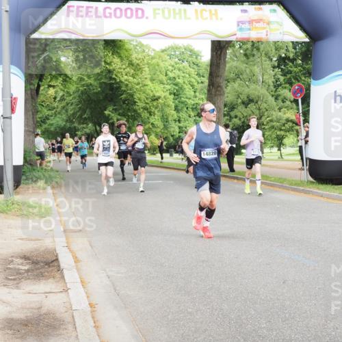 29.06.2025 - hella hamburg halbmarathon MichiJ http://msf.ph/oto/8259866 29.06.2025 10:29:46 Zwischen KM18-KM19 1136, 2675, 4380, 6901, 9755, 9885, 12365, 14820, 17182, 18045, 18049 meine-sportfotos.de