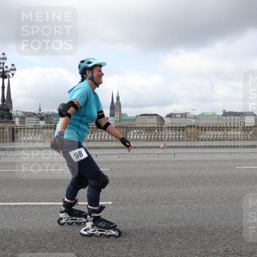 29.06.2025 - hella hamburg halbmarathon Lena Gebhardt http://msf.ph/oto/8259877 29.06.2025 09:03:35 Lombardsbrücke  meine-sportfotos.de