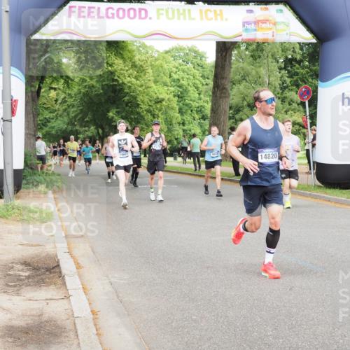 29.06.2025 - hella hamburg halbmarathon MichiJ http://msf.ph/oto/8259898 29.06.2025 10:29:47 Zwischen KM18-KM19 1136, 2675, 5410, 6901, 9659, 9755, 14661, 14820, 17182, 18045, 18049 meine-sportfotos.de