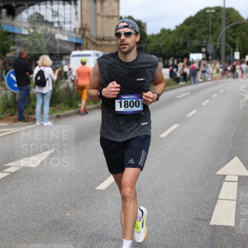 29.06.2025 - hella hamburg halbmarathon Yannick Fuchs http://msf.ph/oto/8259905 29.06.2025 10:36:13 20KM 1441, 1570, 1763, 1800, 2675, 5387, 5987, 6593, 7092, 7432, 8358, 9815, 10415, 10894, 11417, 12434, 12588, 13714, 13876, 14346, 14899, 15521, 15935, 16084, 17159, 17182, 17882, 18442, 18491, 18509, 18764, 18772, 18802, 19046 meine-sportfotos.de
