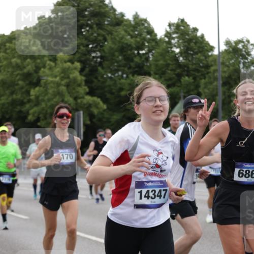29.06.2025 - hella hamburg halbmarathon Jannik Wohlers http://msf.ph/oto/8259920 29.06.2025 10:32:32 Lombardsbrücke 1078, 1237, 1732, 2059, 2276, 2959, 3391, 3422, 3708, 3753, 4030, 4096, 4446, 4555, 4650, 5110, 6040, 6861, 7387, 7982, 8170, 8839, 9034, 9143, 9471, 9542, 9768, 11260, 11756, 12423, 12424, 12508, 12907, 13789, 14305, 14347, 14743, 15951, 15957, 16502, 16702, 17102, 17157, 17317, 17417, 17508, 17664, 18191, 18409, 18502, 19156, 19213 meine-sportfotos.de