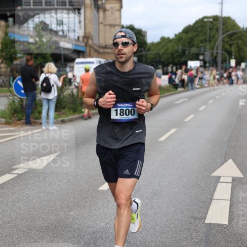 29.06.2025 - hella hamburg halbmarathon Yannick Fuchs http://msf.ph/oto/8259944 29.06.2025 10:36:13 20KM 1441, 1570, 1763, 1800, 2675, 5387, 5987, 6593, 7092, 7432, 8358, 9815, 10415, 10894, 11417, 12434, 12588, 13714, 13876, 14346, 14899, 15521, 15935, 16084, 17159, 17182, 17882, 18442, 18491, 18509, 18764, 18772, 18802, 19046 meine-sportfotos.de