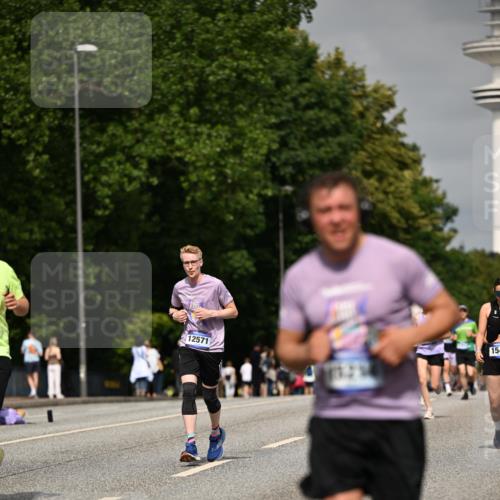 29.06.2025 - hella hamburg halbmarathon Dr. Thomas Lammeyer http://msf.ph/oto/8260015 29.06.2025 10:14:38 Kennedybrücke 1052, 1186, 1548, 1781, 5182, 5653, 5806, 7058, 8561, 8685, 9150, 9829 meine-sportfotos.de