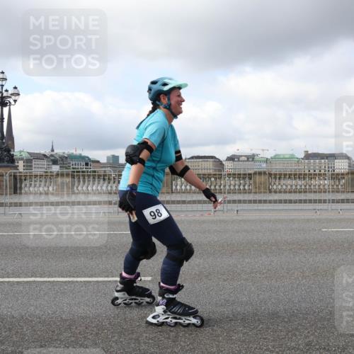 29.06.2025 - hella hamburg halbmarathon Lena Gebhardt http://msf.ph/oto/8260017 29.06.2025 09:03:35 Lombardsbrücke  meine-sportfotos.de