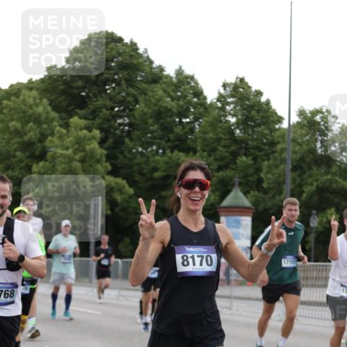 29.06.2025 - hella hamburg halbmarathon Jannik Wohlers http://msf.ph/oto/8260040 29.06.2025 10:32:33 Lombardsbrücke 1078, 1237, 1324, 1732, 2276, 2959, 3391, 3422, 3708, 3753, 3871, 4030, 4096, 4555, 4650, 5110, 6040, 6861, 7387, 7982, 8170, 8839, 9034, 9143, 9471, 9542, 9768, 11260, 11756, 12423, 12424, 12508, 12907, 13789, 14305, 14347, 14743, 15951, 15957, 16502, 16702, 17102, 17157, 17317, 17417, 17508, 17664, 18191, 18409, 18502, 19156, 19213 meine-sportfotos.de
