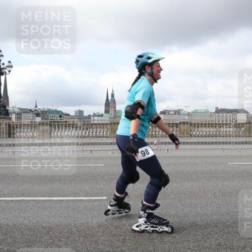 29.06.2025 - hella hamburg halbmarathon Lena Gebhardt http://msf.ph/oto/8260172 29.06.2025 09:03:35 Lombardsbrücke  meine-sportfotos.de
