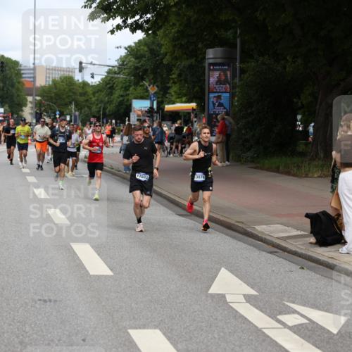 29.06.2025 - hella hamburg halbmarathon Yannick Fuchs http://msf.ph/oto/8260215 29.06.2025 10:36:14 20KM 1441, 1570, 1763, 1800, 2675, 5387, 5690, 5987, 6593, 7092, 7432, 9815, 10415, 10894, 11417, 12434, 12588, 13714, 13876, 14275, 14346, 14899, 15521, 15935, 16084, 17159, 17182, 17882, 18442, 18491, 18509, 18764, 18772, 19046 meine-sportfotos.de