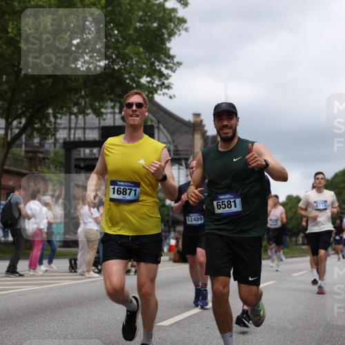 29.06.2025 - hella hamburg halbmarathon Yannick Fuchs http://msf.ph/oto/8260239 29.06.2025 10:48:35 20KM 1125, 1327, 1410, 1496, 1815, 2474, 2561, 2771, 2884, 3041, 3177, 3791, 3794, 3861, 3945, 4189, 4231, 4938, 5319, 6082, 6084, 6356, 6443, 6581, 6587, 6723, 6994, 8449, 8514, 8698, 8772, 8798, 8973, 9012, 9060, 9227, 10191, 10192, 10263, 10266, 10368, 11333, 11499, 11747, 11797, 11976, 12186, 12362, 12489, 12961, 13297, 13988, 14036, 14175, 14592, 14638, 14660, 14818, 14948, 15113, 15156, 15169, 15389, 15408, 15524, 15879, 16047, 16092, 16574, 17740 meine-sportfotos.de