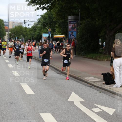 29.06.2025 - hella hamburg halbmarathon Yannick Fuchs http://msf.ph/oto/8260256 29.06.2025 10:36:14 20KM 1441, 1570, 1763, 1800, 2675, 5387, 5690, 5987, 6593, 7092, 7432, 9815, 10415, 10894, 11417, 12434, 12588, 13714, 13876, 14275, 14346, 14899, 15521, 15935, 16084, 17159, 17182, 17882, 18442, 18491, 18509, 18764, 18772, 19046 meine-sportfotos.de