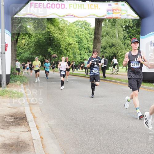29.06.2025 - hella hamburg halbmarathon MichiJ http://msf.ph/oto/8260268 29.06.2025 10:29:50 Zwischen KM18-KM19 2579, 5410, 6901, 7378, 9659, 9755, 14661, 14820, 17182, 18045, 18049, 18442 meine-sportfotos.de