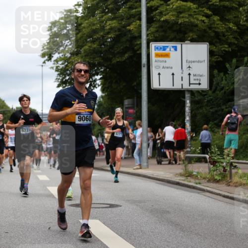 29.06.2025 - hella hamburg halbmarathon Yannick Fuchs http://msf.ph/oto/8260339 29.06.2025 10:48:35 20KM 1125, 1327, 1410, 1496, 1815, 2474, 2561, 2771, 2884, 3041, 3177, 3791, 3794, 3861, 3945, 4189, 4231, 4938, 5319, 6082, 6084, 6356, 6443, 6581, 6587, 6723, 6994, 8449, 8514, 8698, 8772, 8798, 8973, 9012, 9060, 9227, 10191, 10192, 10263, 10266, 10368, 11333, 11499, 11747, 11797, 11976, 12186, 12362, 12489, 12961, 13297, 13988, 14036, 14175, 14592, 14638, 14660, 14818, 14948, 15113, 15156, 15169, 15389, 15408, 15524, 15879, 16047, 16092, 16574, 17740 meine-sportfotos.de