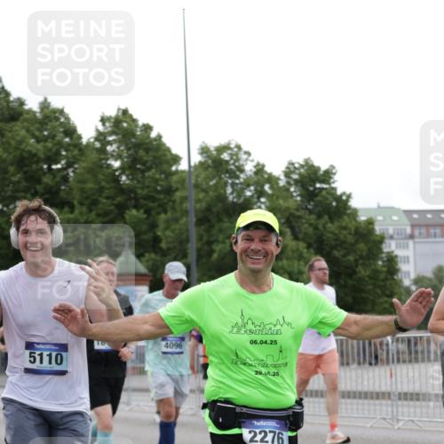 29.06.2025 - hella hamburg halbmarathon Jannik Wohlers http://msf.ph/oto/8260351 29.06.2025 10:32:36 Lombardsbrücke 1078, 1237, 1324, 1732, 2276, 2959, 3391, 3422, 3708, 3753, 3871, 4030, 4096, 4555, 4650, 5110, 5581, 5917, 6040, 6861, 7982, 8170, 8839, 9034, 9143, 9471, 9542, 9768, 11260, 11756, 12039, 12423, 12424, 12812, 12813, 12907, 13789, 14305, 14347, 14743, 15951, 15957, 16502, 16702, 17102, 17157, 17317, 17417, 17664, 18191, 18409, 18502, 18742, 18743, 19213 meine-sportfotos.de