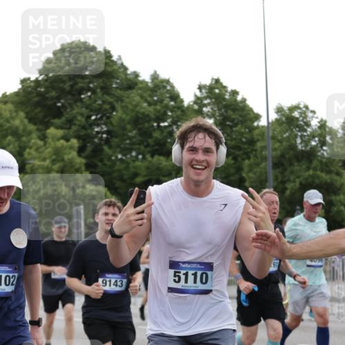 29.06.2025 - hella hamburg halbmarathon Jannik Wohlers http://msf.ph/oto/8260362 29.06.2025 10:32:36 Lombardsbrücke 1078, 1237, 1324, 1732, 2276, 2959, 3391, 3422, 3708, 3753, 3871, 4030, 4096, 4555, 4650, 5110, 5581, 5917, 6040, 6861, 7982, 8170, 8839, 9034, 9143, 9471, 9542, 9768, 11260, 11756, 12039, 12423, 12424, 12812, 12813, 12907, 13789, 14305, 14347, 14743, 15951, 15957, 16502, 16702, 17102, 17157, 17317, 17417, 17664, 18191, 18409, 18502, 18742, 18743, 19213 meine-sportfotos.de