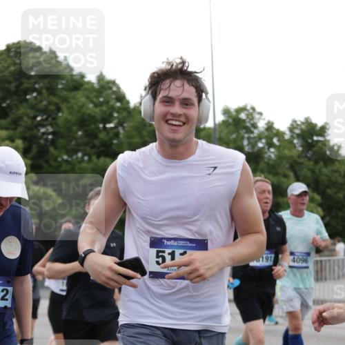 29.06.2025 - hella hamburg halbmarathon Jannik Wohlers http://msf.ph/oto/8260472 29.06.2025 10:32:37 Lombardsbrücke 1078, 1324, 1732, 2276, 2959, 3391, 3422, 3708, 3871, 4030, 4096, 4555, 4650, 5110, 5180, 5581, 5917, 6040, 6861, 7982, 8170, 8839, 9034, 9143, 9471, 9542, 9768, 11229, 11260, 11756, 12039, 12423, 12424, 12812, 12813, 12907, 13789, 14085, 14305, 14347, 14743, 15885, 15951, 15957, 16702, 17102, 17157, 17317, 17417, 17664, 18191, 18409, 18502, 18742, 18743, 18951, 19213 meine-sportfotos.de