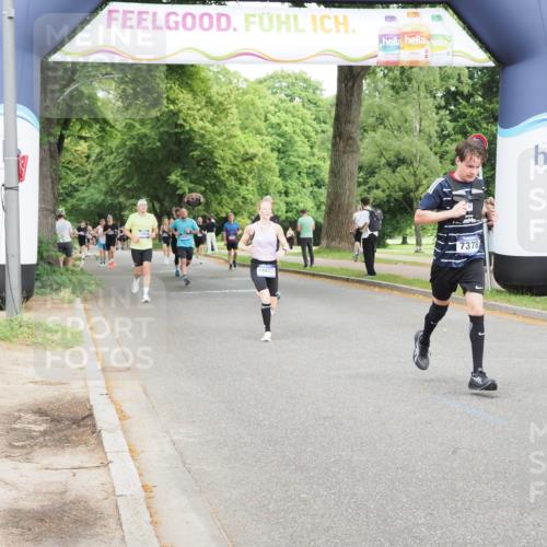 29.06.2025 - hella hamburg halbmarathon MichiJ http://msf.ph/oto/8260489 29.06.2025 10:29:50 Zwischen KM18-KM19 2579, 5410, 6901, 7378, 9659, 9755, 14661, 14820, 17182, 18045, 18049, 18442 meine-sportfotos.de