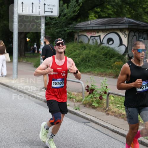 29.06.2025 - hella hamburg halbmarathon Yannick Fuchs http://msf.ph/oto/8260532 29.06.2025 10:36:21 20KM 1169, 1441, 1512, 1763, 1800, 1962, 2675, 5690, 5987, 6593, 7092, 7105, 7116, 9365, 9815, 10415, 10894, 11417, 12588, 13196, 13714, 13876, 14275, 14346, 14899, 15521, 15623, 15846, 15935, 16084, 17159, 17182, 17882, 18509, 18772, 19046 meine-sportfotos.de