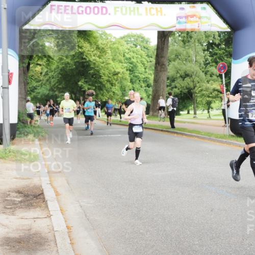 29.06.2025 - hella hamburg halbmarathon MichiJ http://msf.ph/oto/8260564 29.06.2025 10:29:51 Zwischen KM18-KM19 2579, 5410, 7378, 9659, 9755, 14661, 14820, 18049, 18442 meine-sportfotos.de