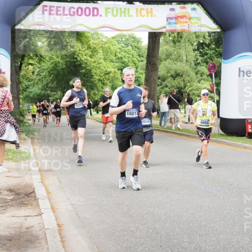 29.06.2025 - hella hamburg halbmarathon MichiJ http://msf.ph/oto/8260573 29.06.2025 10:53:36 Zwischen KM18-KM19 4187, 6059, 9405, 9559, 10213, 11507, 16546 meine-sportfotos.de