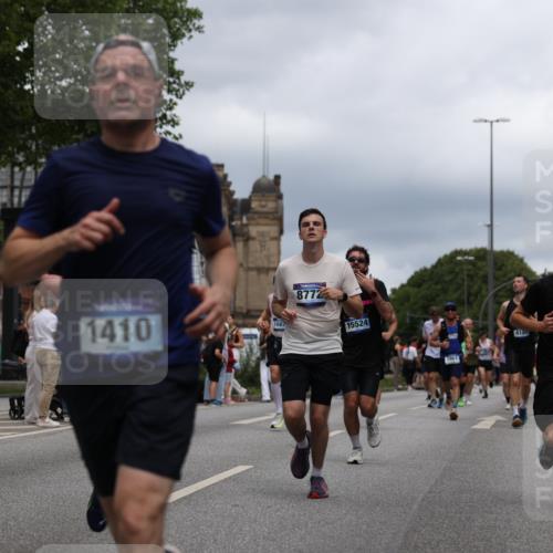 29.06.2025 - hella hamburg halbmarathon Yannick Fuchs http://msf.ph/oto/8260581 29.06.2025 10:48:36 20KM 1125, 1327, 1410, 1496, 1628, 1815, 2474, 2561, 2771, 2884, 3041, 3177, 3791, 3794, 3861, 3945, 4189, 4231, 4938, 5319, 6082, 6084, 6356, 6433, 6443, 6581, 6587, 6723, 6994, 8449, 8514, 8698, 8772, 8798, 8973, 9012, 9060, 9227, 10191, 10192, 10263, 10266, 10368, 10376, 11184, 11333, 11499, 11747, 11797, 11976, 12186, 12362, 12489, 12961, 13297, 13988, 14036, 14175, 14592, 14638, 14660, 14818, 14948, 15113, 15156, 15169, 15389, 15408, 15524, 15879, 16047, 16092, 16574 meine-sportfotos.de