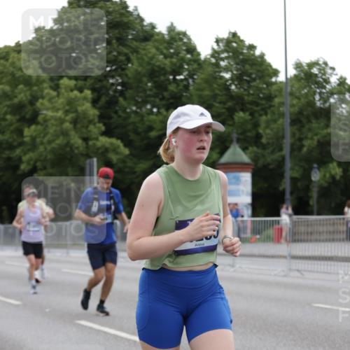 29.06.2025 - hella hamburg halbmarathon Jannik Wohlers http://msf.ph/oto/8260605 29.06.2025 10:32:40 Lombardsbrücke 1078, 1324, 1732, 2038, 2054, 2276, 2959, 3391, 3708, 3871, 4030, 4096, 4555, 4650, 5110, 5180, 5581, 5917, 6040, 6861, 7982, 8170, 8595, 8839, 9034, 9143, 9289, 9471, 9542, 9768, 11229, 11260, 11713, 11756, 12039, 12423, 12424, 12812, 12813, 12907, 13789, 14085, 14305, 14347, 14743, 15091, 15815, 15885, 15951, 15957, 16246, 16391, 16702, 17157, 17317, 17417, 17664, 18191, 18409, 18742, 18743, 18951, 19213 meine-sportfotos.de