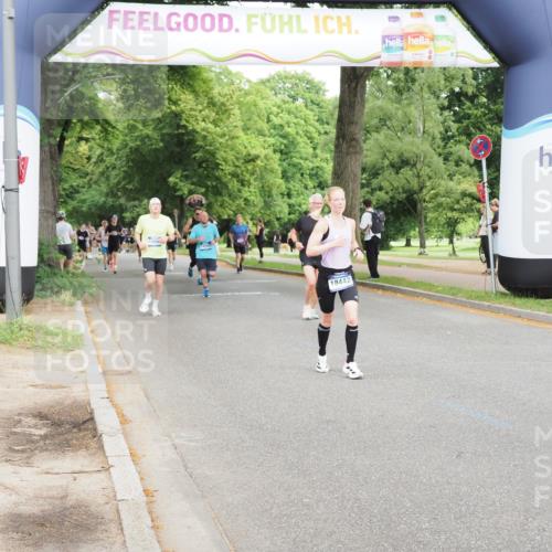 29.06.2025 - hella hamburg halbmarathon MichiJ http://msf.ph/oto/8260617 29.06.2025 10:29:51 Zwischen KM18-KM19 2579, 5410, 7378, 9659, 9755, 14661, 14820, 18049, 18442 meine-sportfotos.de