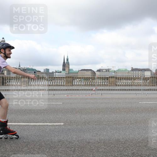 29.06.2025 - hella hamburg halbmarathon Lena Gebhardt http://msf.ph/oto/8260643 29.06.2025 09:03:37 Lombardsbrücke  meine-sportfotos.de