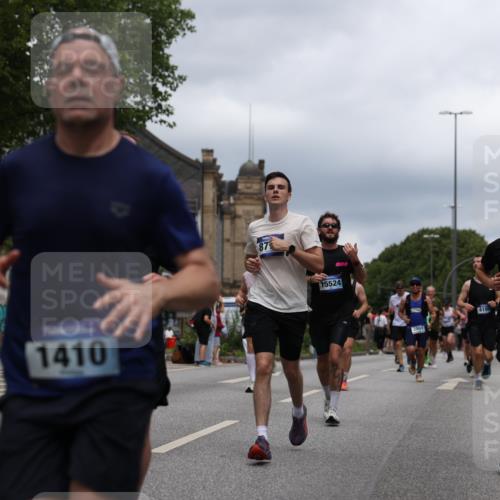 29.06.2025 - hella hamburg halbmarathon Yannick Fuchs http://msf.ph/oto/8260653 29.06.2025 10:48:36 20KM 1125, 1327, 1410, 1496, 1628, 1815, 2474, 2561, 2771, 2884, 3041, 3177, 3791, 3794, 3861, 3945, 4189, 4231, 4938, 5319, 6082, 6084, 6356, 6433, 6443, 6581, 6587, 6723, 6994, 8449, 8514, 8698, 8772, 8798, 8973, 9012, 9060, 9227, 10191, 10192, 10263, 10266, 10368, 10376, 11184, 11333, 11499, 11747, 11797, 11976, 12186, 12362, 12489, 12961, 13297, 13988, 14036, 14175, 14592, 14638, 14660, 14818, 14948, 15113, 15156, 15169, 15389, 15408, 15524, 15879, 16047, 16092, 16574 meine-sportfotos.de