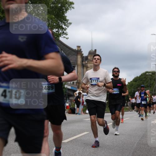 29.06.2025 - hella hamburg halbmarathon Yannick Fuchs http://msf.ph/oto/8260697 29.06.2025 10:48:37 20KM 1125, 1327, 1410, 1496, 1628, 1815, 2474, 2561, 2771, 2884, 3041, 3177, 3791, 3794, 3861, 3945, 4189, 4231, 4938, 5319, 6082, 6084, 6356, 6433, 6443, 6581, 6587, 6723, 6994, 8449, 8514, 8698, 8772, 8798, 8973, 9012, 9060, 9227, 10191, 10192, 10263, 10266, 10368, 10376, 11184, 11333, 11499, 11747, 11797, 11799, 11976, 12186, 12362, 12489, 12961, 13297, 13988, 14036, 14175, 14592, 14638, 14660, 14818, 14948, 15113, 15156, 15169, 15389, 15408, 15524, 15879, 16047, 16574 meine-sportfotos.de