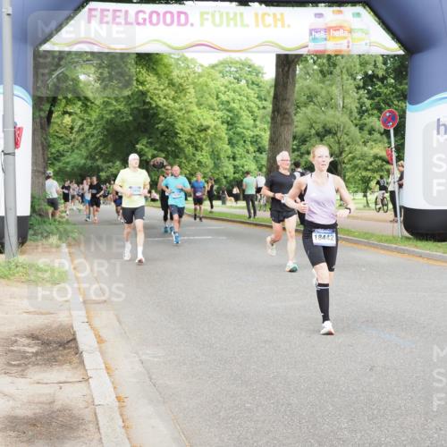 29.06.2025 - hella hamburg halbmarathon MichiJ http://msf.ph/oto/8260709 29.06.2025 10:29:52 Zwischen KM18-KM19 2579, 5410, 7378, 9659, 9755, 14661, 14820, 17720, 18049, 18442 meine-sportfotos.de